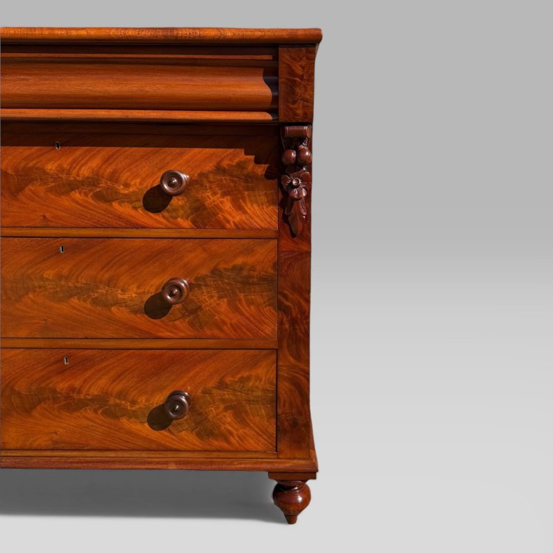 Antique Scottish Victorian Flame Mahogany Chest of Drawers with Wooden Handles - Image 7